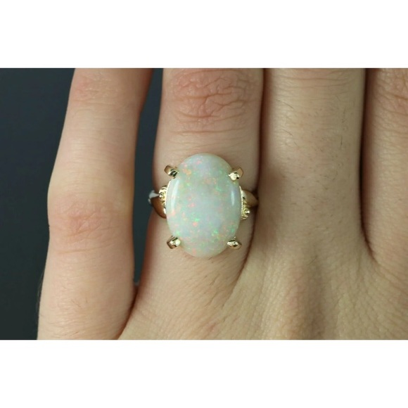 14k Opal Vintage ring Magificent Estate find. - Picture 3 of 11